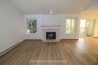 12621 NE 130th Way in Kirkland, WA - Building Photo - Building Photo