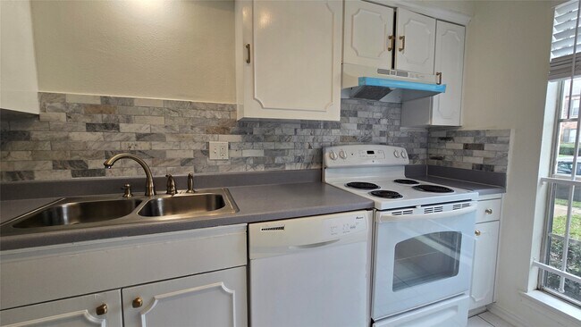 property at 2039 Winrock Blvd