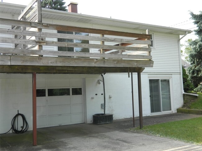 4060 Chilton Ct in Erie, PA - Building Photo - Building Photo