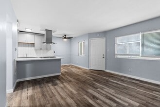 927 Daisy Ave in Long Beach, CA - Building Photo - Building Photo