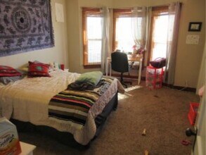 2116 Olive St, Unit 2 in Cedar Falls, IA - Building Photo - Building Photo
