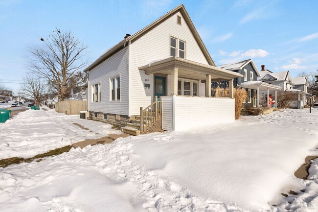 302 E Grove St in Mishawaka, IN - Building Photo - Building Photo