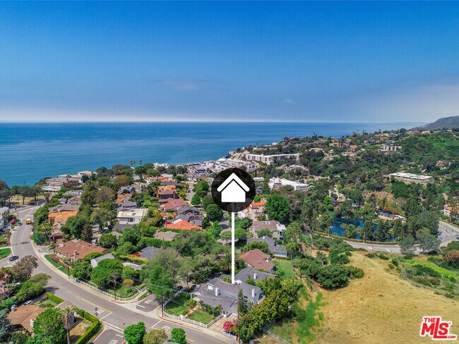 17001 Bollinger Dr in Los Angeles, CA - Building Photo - Building Photo