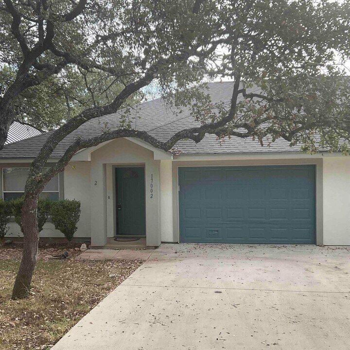 17002 Silverwood Dr-Unit -#2 in San Antonio, TX - Building Photo
