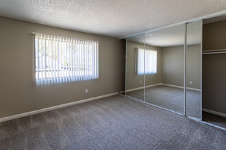 Pinewood in Redlands, CA - Building Photo - Interior Photo