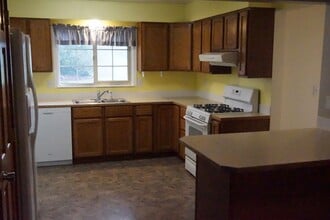 8885 Line Rd in Lynden, WA - Building Photo - Building Photo