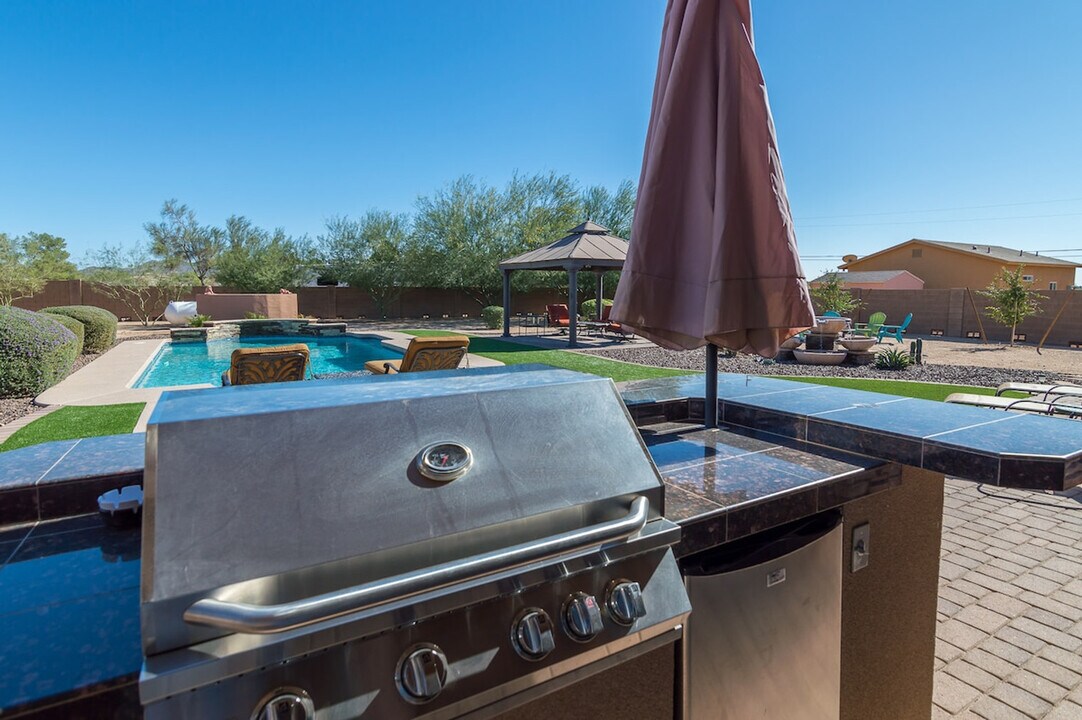 37023 N 12th St in Phoenix, AZ - Building Photo