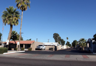 Flamingo Mobile Home Park in Glendale, AZ - Building Photo - Building Photo