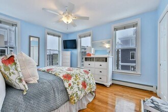 544 E 8th St, Unit 3 in Boston, MA - Foto de edificio - Building Photo