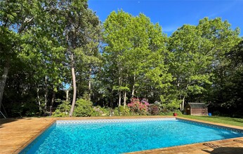 17 Jennifers Path in Westhampton Beach, NY - Foto de edificio - Building Photo