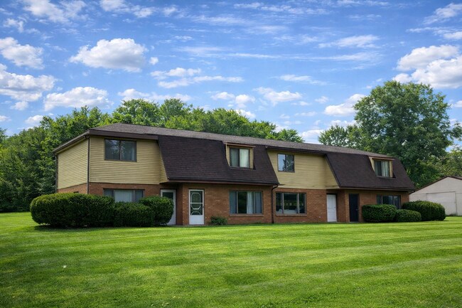 63-69-69 Chambers Rd in Ontario, OH - Building Photo - Building Photo