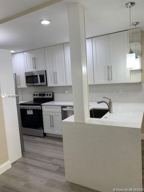 2626 Riverside Dr in Coral Springs, FL - Building Photo - Building Photo