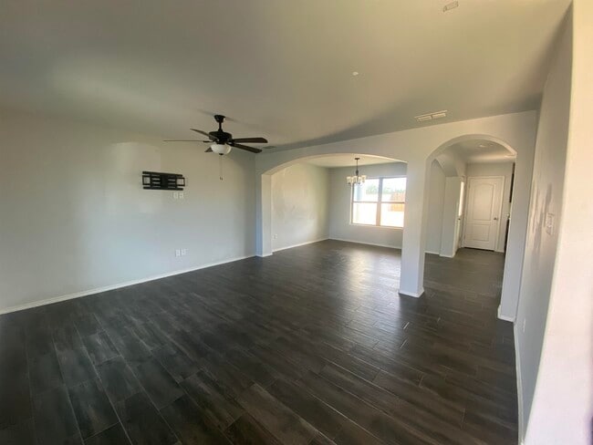 1535 Port Texas Dr in Laredo, TX - Building Photo - Building Photo