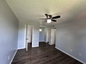 4548 Commander Dr in Orlando, FL - Building Photo - Building Photo