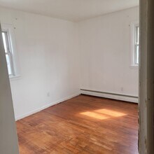21-23 Oxford St, Unit 2 floor in Paterson, NJ - Foto de edificio - Building Photo