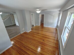 15 Stock Pl in Manchester, CT - Building Photo - Building Photo