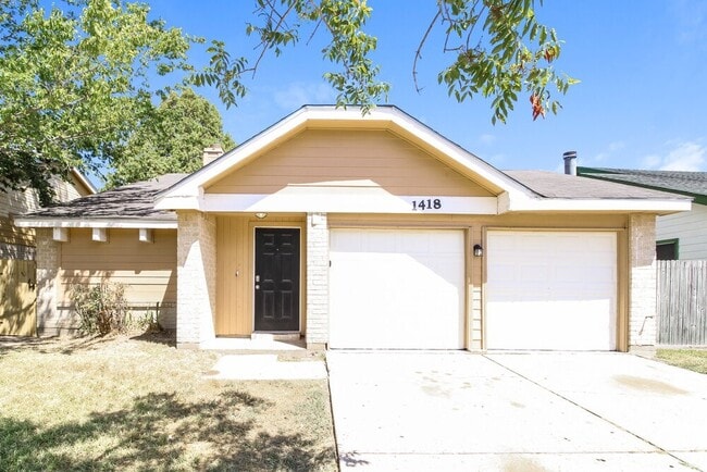 property at 1418 Hunters Park Dr