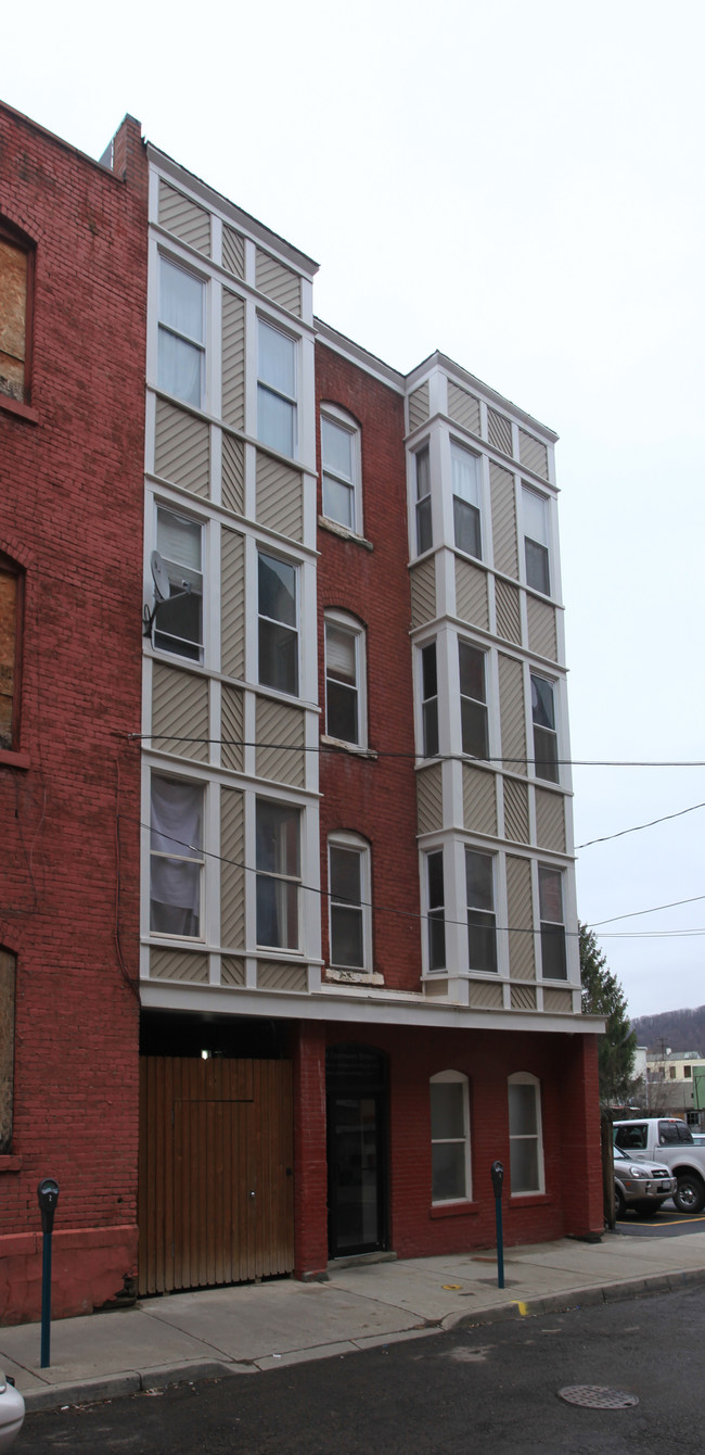 24 Centenary St in Binghamton, NY - Foto de edificio - Building Photo