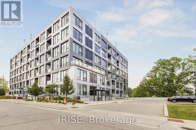 property at 690-690 King St W
