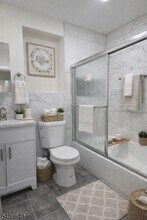 529 Elizabeth Ave in Elizabeth, NJ - Foto de edificio - Building Photo