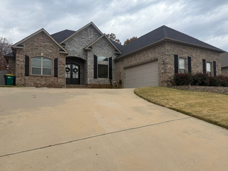 8816 Trail Creek Dr in Sherwood, AR - Building Photo