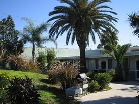 1730 Coronado Ave in Long Beach, CA - Foto de edificio - Building Photo