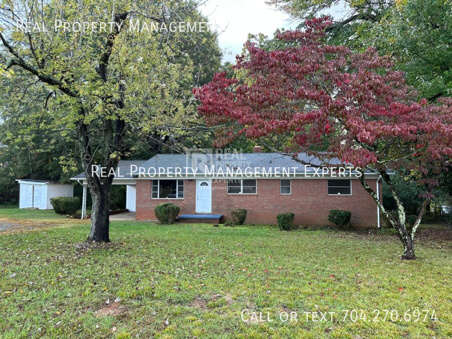 1396 Shinnville Rd in Cleveland, NC - Building Photo
