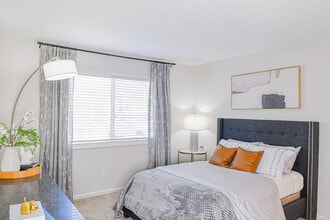 Corners at Holcomb Bridge in Peachtree Corners, GA - Building Photo - Building Photo