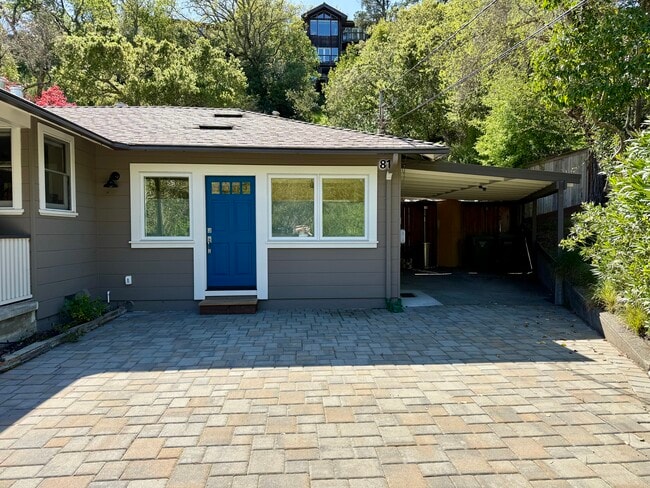 81 Angela Ave in San Anselmo, CA - Foto de edificio - Building Photo