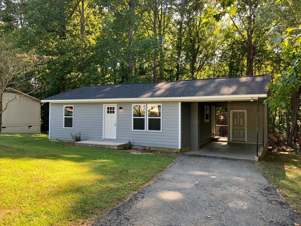 6692 Denver Heights Cir in Denver, NC - Building Photo