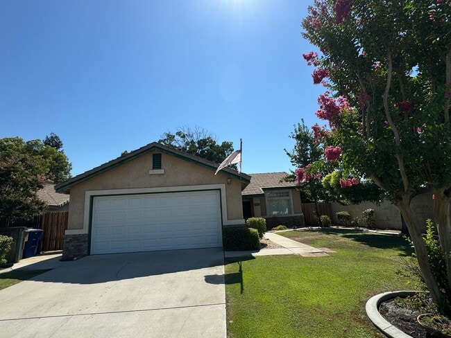 702 Timberleaf Dr in Bakersfield, CA - Building Photo - Building Photo
