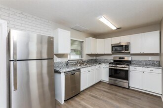 6923 Yucatan Dr in Orlando, FL - Building Photo - Building Photo