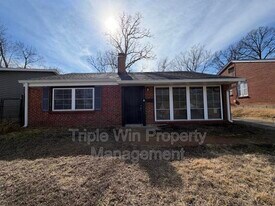 8652 White Ave in Brentwood, MO - Building Photo