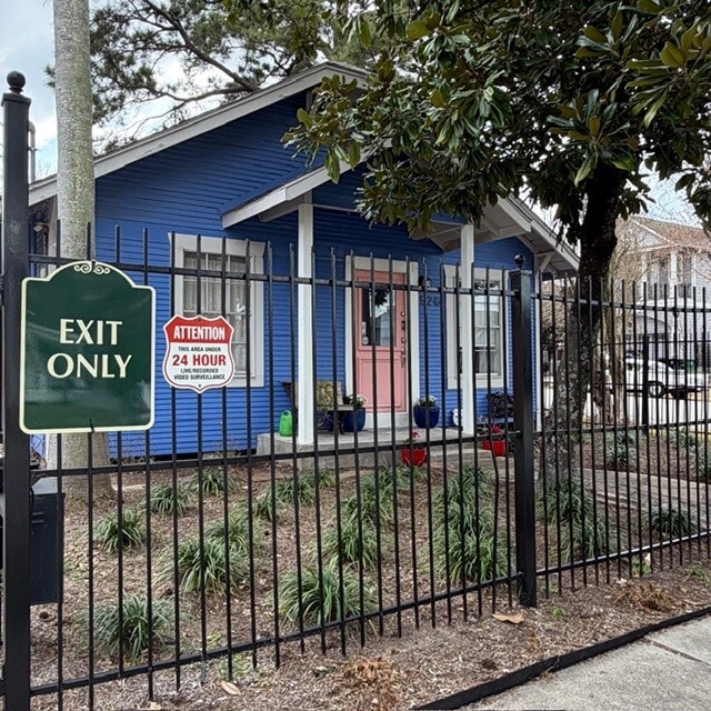 property at 520 W 14th St