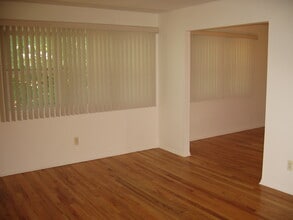 18 Van Buren Ave, Unit 2 in Metuchen, NJ - Building Photo - Building Photo