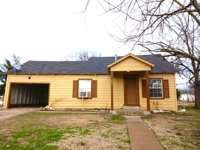 507 Houston St in Wolfe City, TX - Building Photo - Building Photo