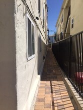 Kenmore Villas in Los Angeles, CA - Building Photo - Building Photo