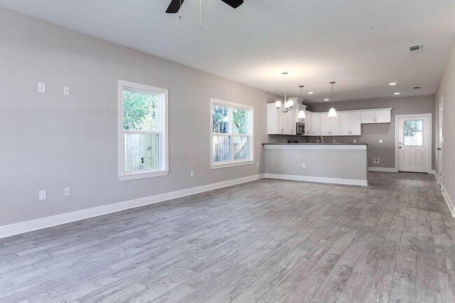 9946 Mariposa St in Navarre, FL - Building Photo - Building Photo