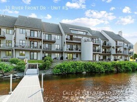 33 River Front Dr in Manchester, NH - Building Photo