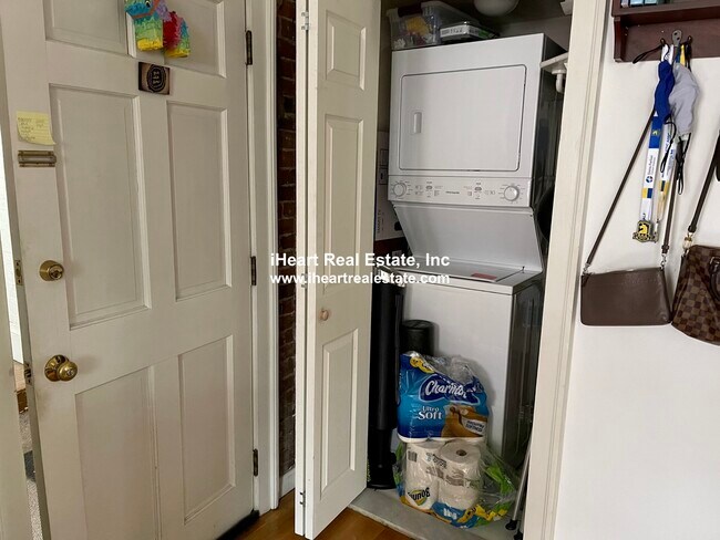 13 Thacher St, Unit 3