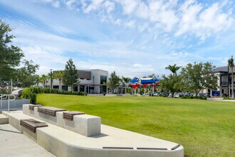 19095 Cabernet Ct in Venice, FL - Foto de edificio - Building Photo