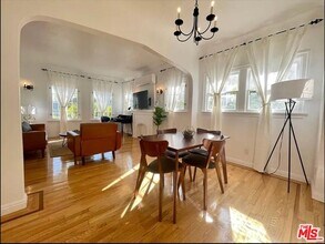 1118 10th St in Santa Monica, CA - Building Photo - Building Photo