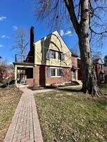 6256 Rogers Park Pl, Unit 1 in Cincinnati, OH - Building Photo