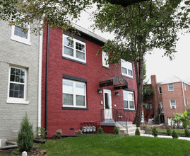 222 20th St NE in Washington, DC - Building Photo - Building Photo