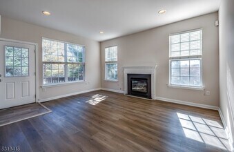 116 Winding Hill Dr in Hackettstown, NJ - Building Photo - Building Photo