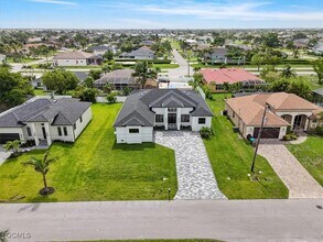 4333 SW 16th Pl in Cape Coral, FL - Building Photo - Building Photo