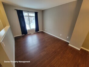 1804-1870 70 St SW in Edmonton, AB - Building Photo - Building Photo