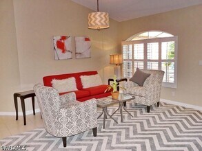 264 Castaways St in Marco Island, FL - Building Photo - Building Photo