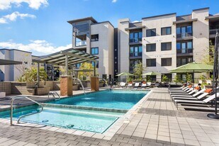 Broadstone Portland in Phoenix, AZ - Building Photo