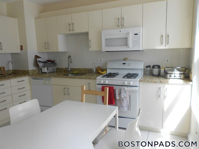 63 Fairbanks St in Boston, MA - Building Photo - Building Photo